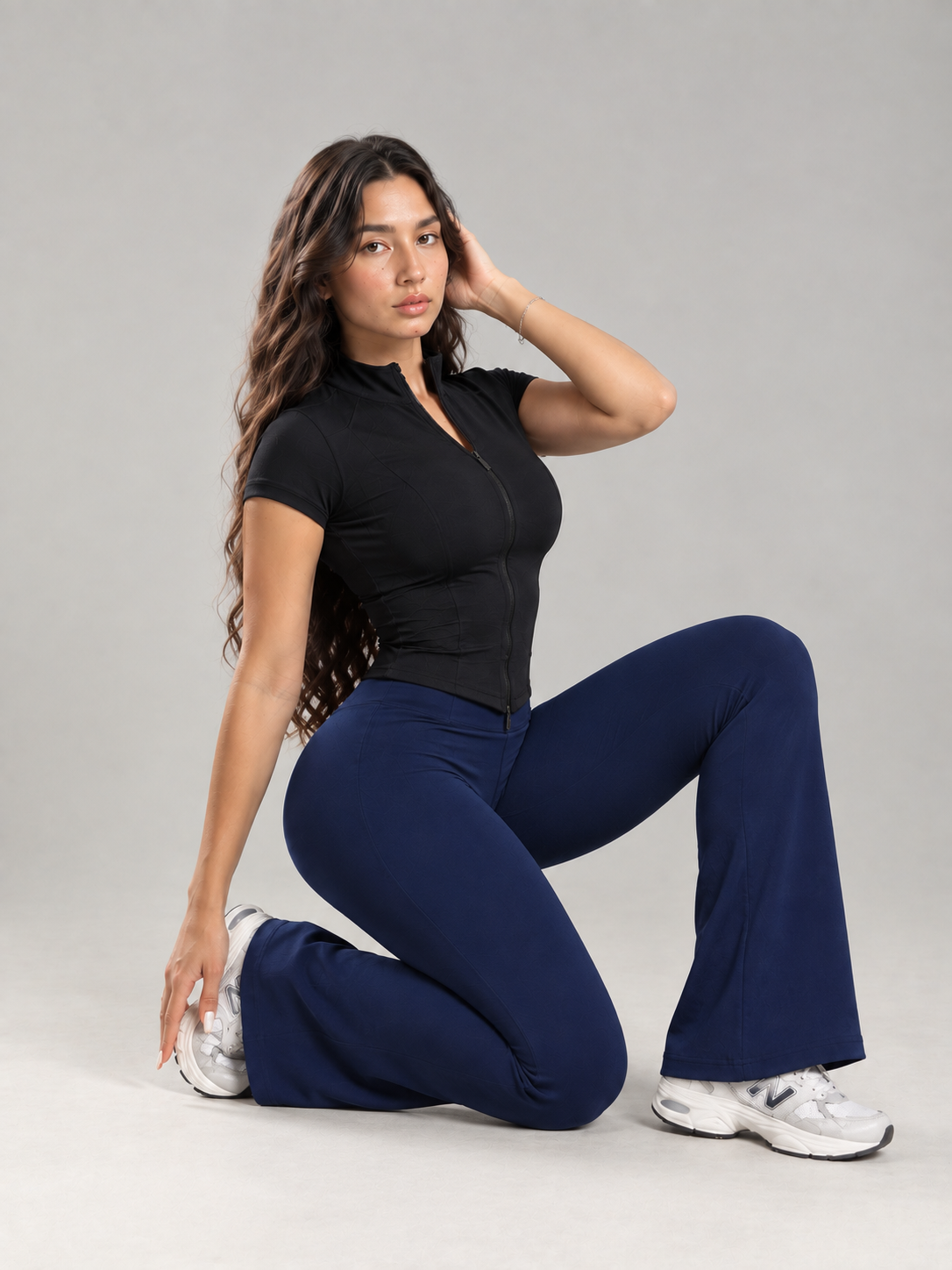 Ensemble Sculpt & Flare – T-shirt Zippé & Legging Pattes d’Éléphant